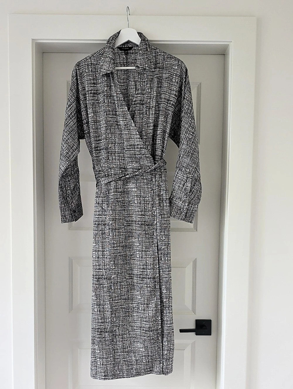 Banana Republic Abstract Wrap Midi Dress in Black & White